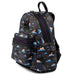 Sac à dos Loungefly posé sur une surface blanche mettant en valeur ses couleurs vives