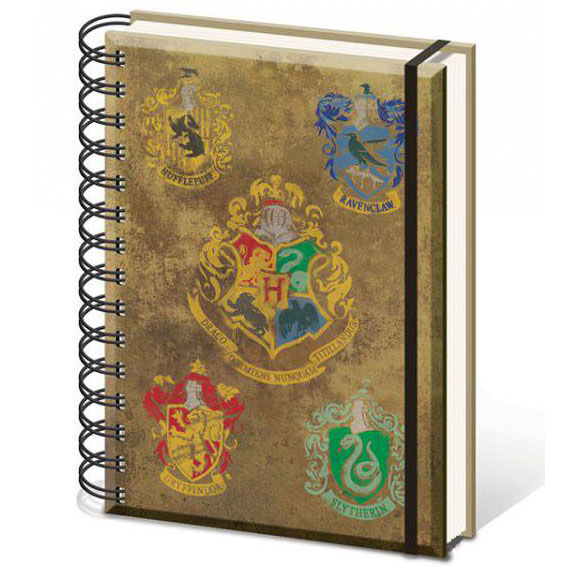 Cahier A5 Harry Potter Hogwarts avec couverture illustrée et reliure spirale, dimensions 14,8x21 cm