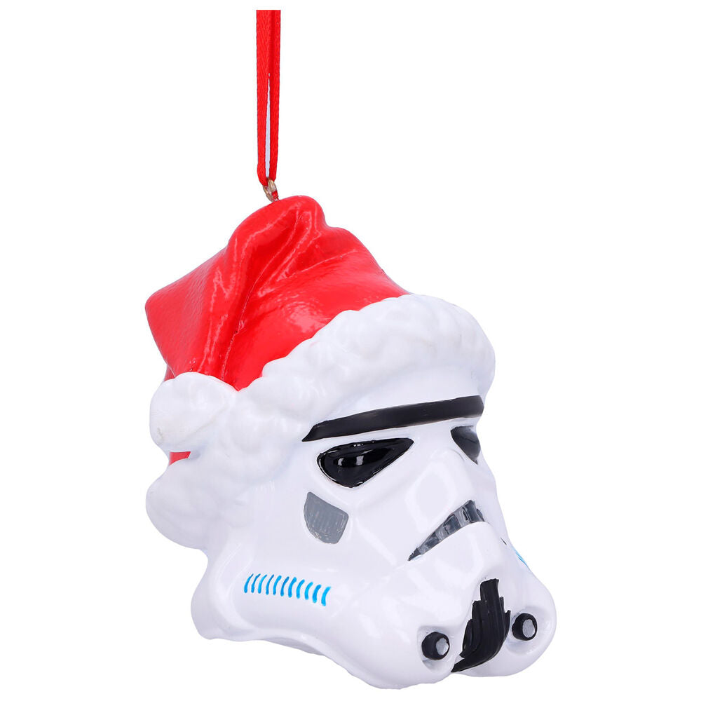 Ornement festif Stormtrooper avec bonnet de Noël accroché à une branche de sapin décorée