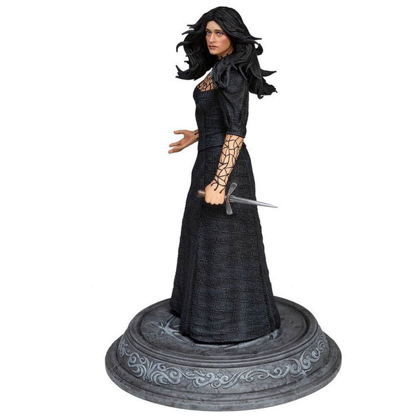 Figurine Yennefer de The Witcher sur socle de 3 cm, vue de profil gauche