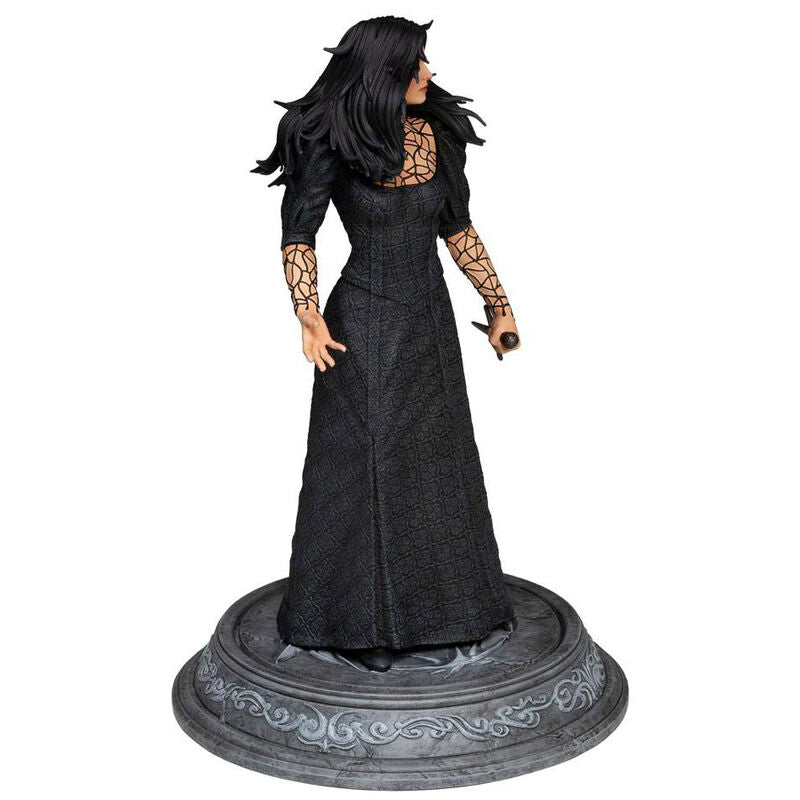 Statue Yennefer Dark Horse exposée sur une étagère, ambiance collection The Witcher
