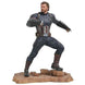 Vue latérale de la statue Captain America Avengers 3 mettant en valeur la posture dynamique et les détails du costume