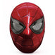 Effets lumineux multicolores visibles sur le casque Iron Spider HASBRO