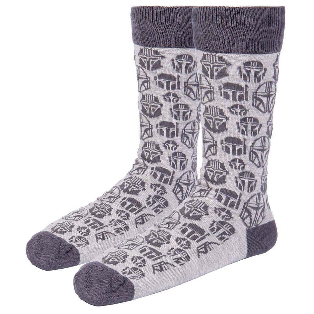 Détail du tissu en coton doux et élastique des chaussettes Mandalorian Star Wars
