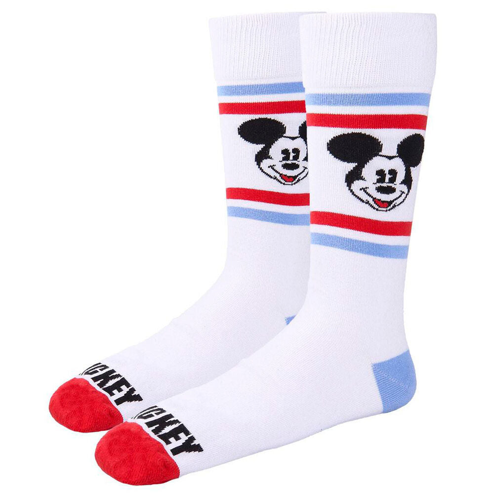 Vue rapprochée d’une chaussette Disney Mickey montrant les couleurs vives et la composition en coton et élasthanne