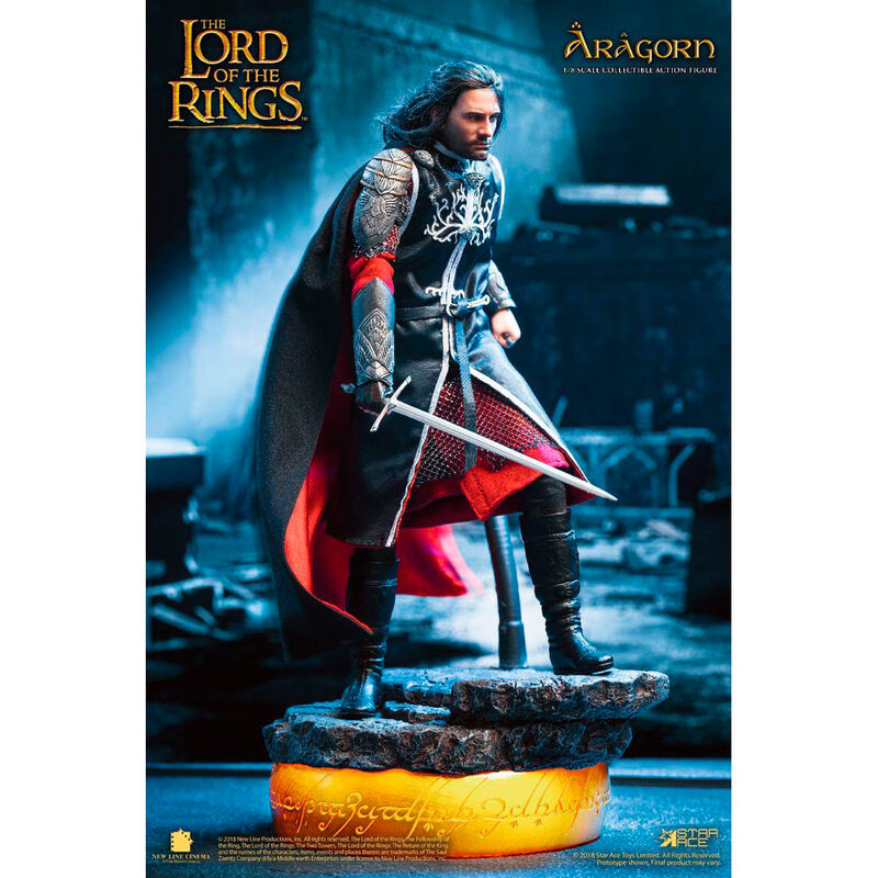 Aragorn tenant son épée avec accessoires inclus visibles