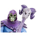 Accessoires fournis avec la figurine Skeletor posés à côté de la figurine sur fond blanc