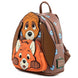 Zoom sur les détails du sac à dos Loungefly Disney Copper Todd montrant la finition et les couleurs vives