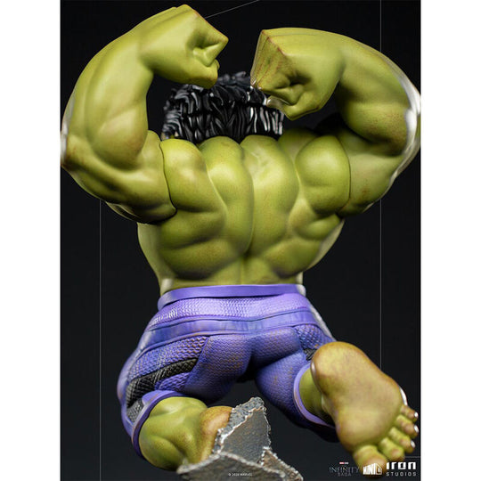 Ensemble complet de la figurine Hulk MiniCo 23cm avec la base, prêt à exposer dans une collection.