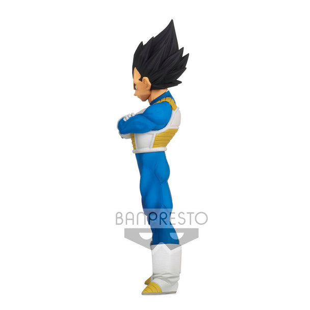 Profil gauche de la figurine Vegeta 15cm Banpresto montrant sa posture de combat dynamique