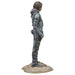 Statue Dune Chani 23cm exposée sur un socle avec éclairage mettant en valeur les détails