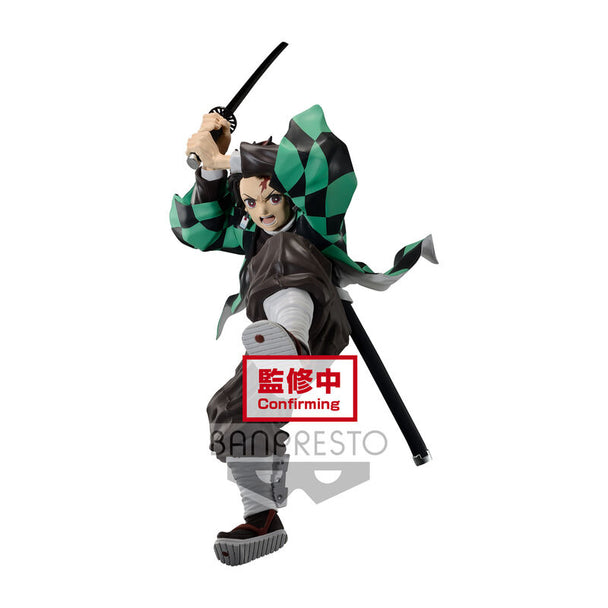 Figurine Tanjiro Kamado Demon Slayer 19cm vue de face avec kimono détaillé