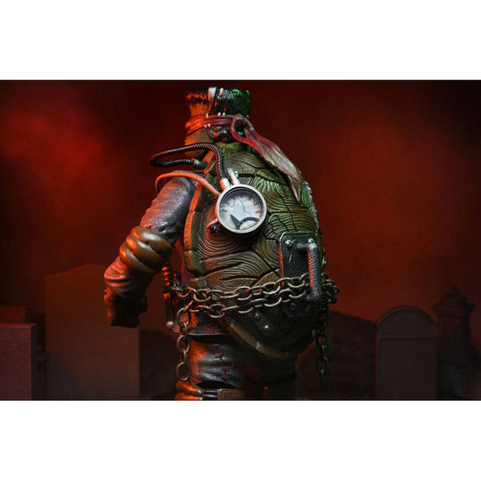 Vue latérale de la figurine NECA Raphael Tortues Ninja version Monstre de Frankenstein