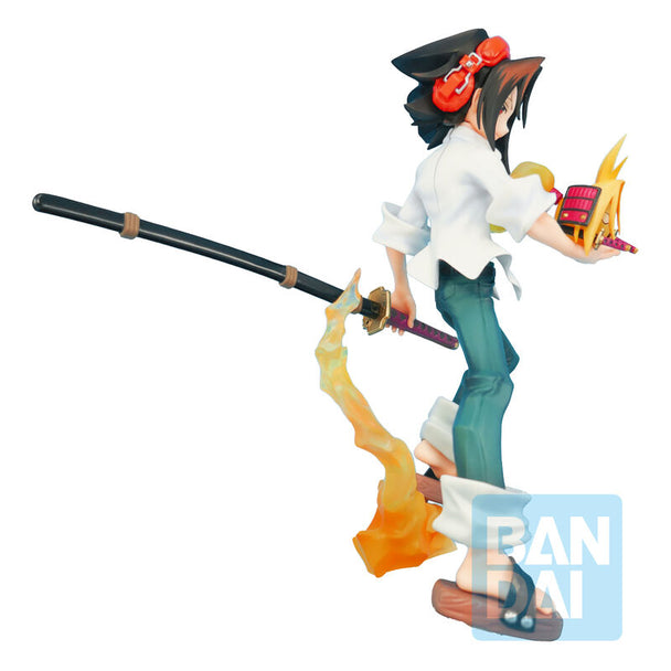 Profil gauche de la figurine Shaman King Yoh Asakura avec posture dynamique