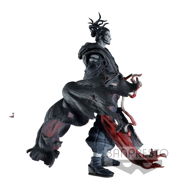 Détail rapproché de la tête et du casque de la figurine The Ronin Star Wars BANPRESTO