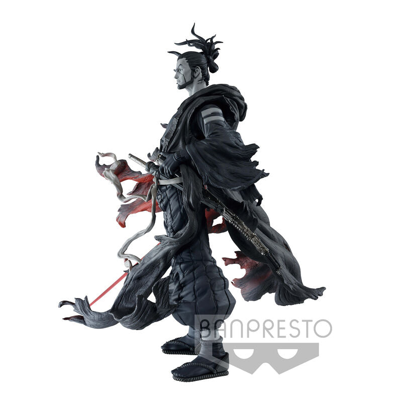 Vue latérale gauche de la figurine The Ronin montrant l'armure et les textures fines