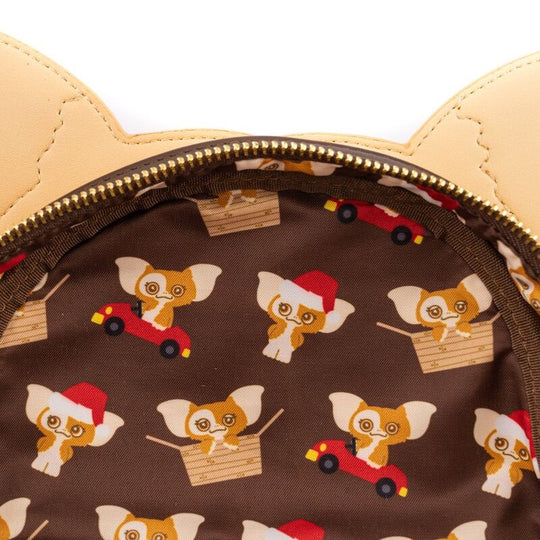 Gros plan sur les bretelles réglables et rembourrées du sac à dos Loungefly Gremlins