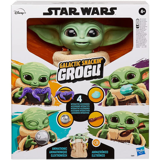 Baby Yoda électronique posée à côté d’autres produits de la collection HASBRO