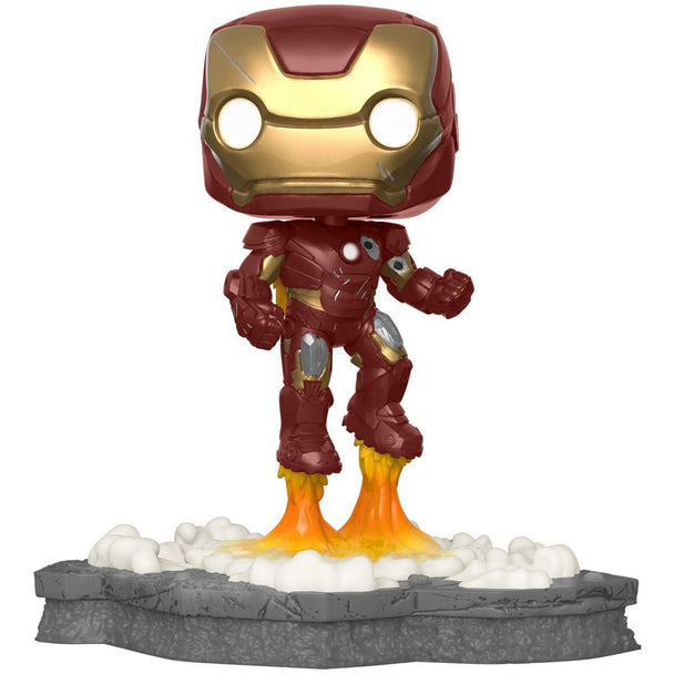 Vue rapprochée de la figurine Funko POP Iron Man montrant les détails du casque et de l'armure rouge et or.