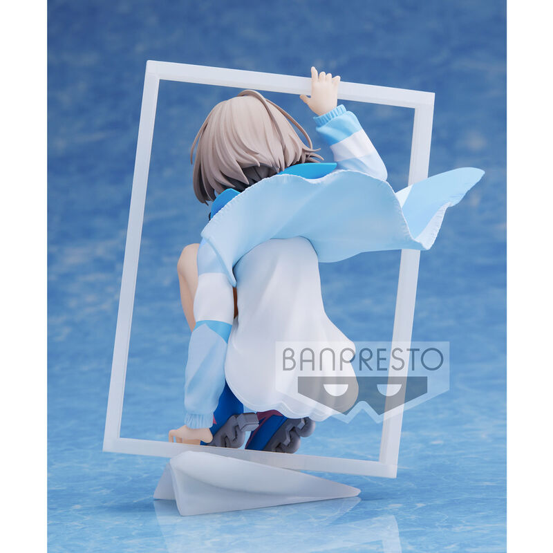 Gros plan sur le visage expressif de la figurine Asahi Serizawa de la collection Espresto