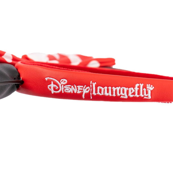 Détail du serre-tête Minnie Mouse Loungefly montrant les oreilles et le cupcake en relief