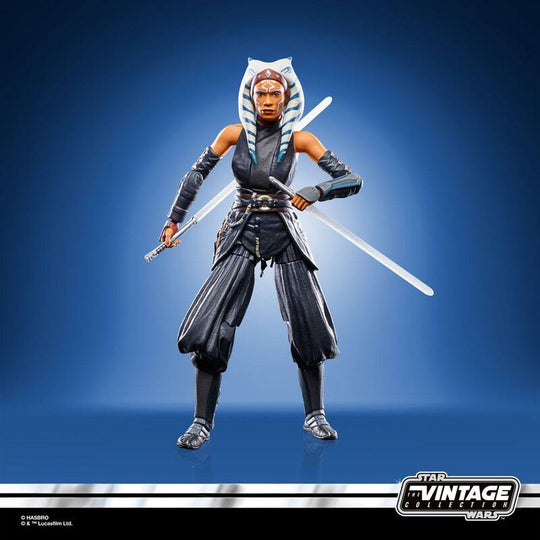 Figurine Ahsoka Tano posée avec ses articulations visibles en action