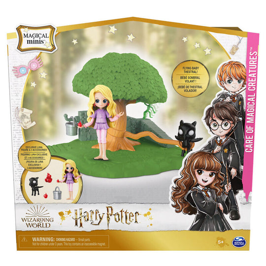 Set Wizarding World Harry Potter avec figurine Luna Lovegood et créatures magiques sur fond blanc