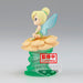 Profil gauche de la figurine Clochette Q Posket montrant ses ailes translucides et sa robe verte