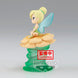 Profil gauche de la figurine Clochette Q Posket montrant ses ailes translucides et sa robe verte