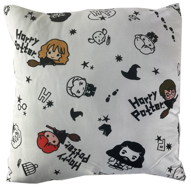 Zoom sur le tissu doux et l’impression détaillée du coussin Chibi Harry Potter Warner Bros.