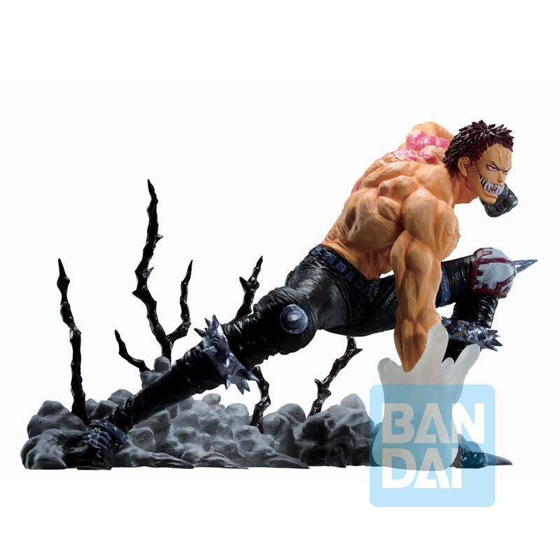 Figurine Charlotte Katakuri posée sur un socle, vue de côté mettant en valeur les couleurs