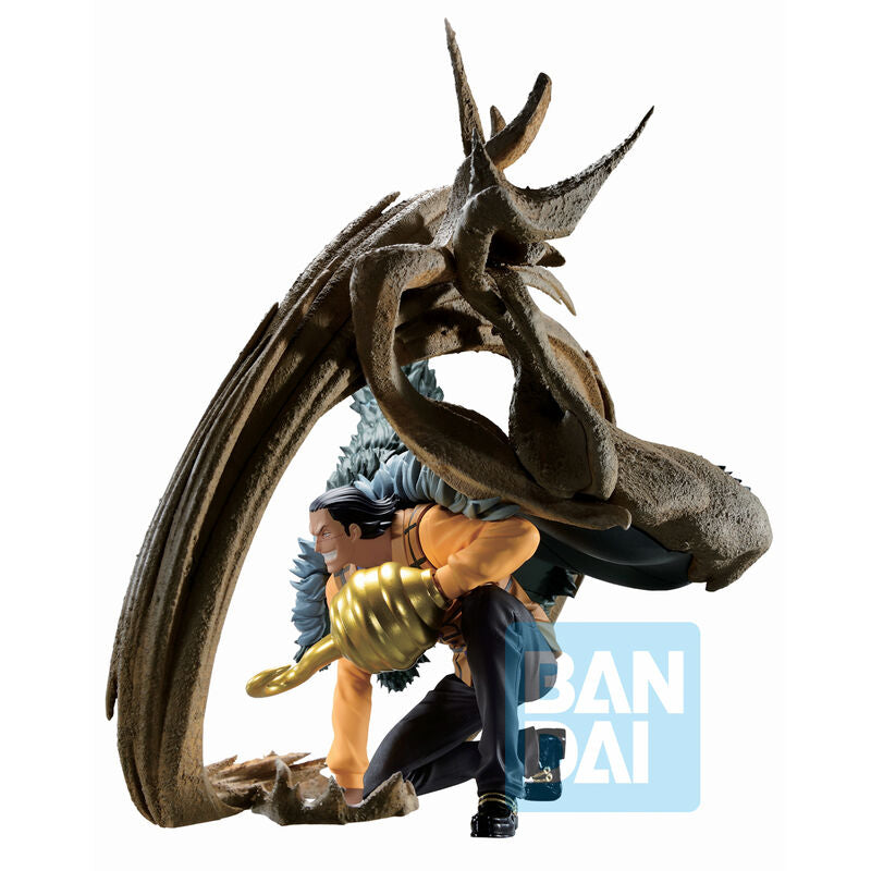 Figurine Crocodile Ichibansho posée sur un socle, idéale pour collectionneurs One Piece