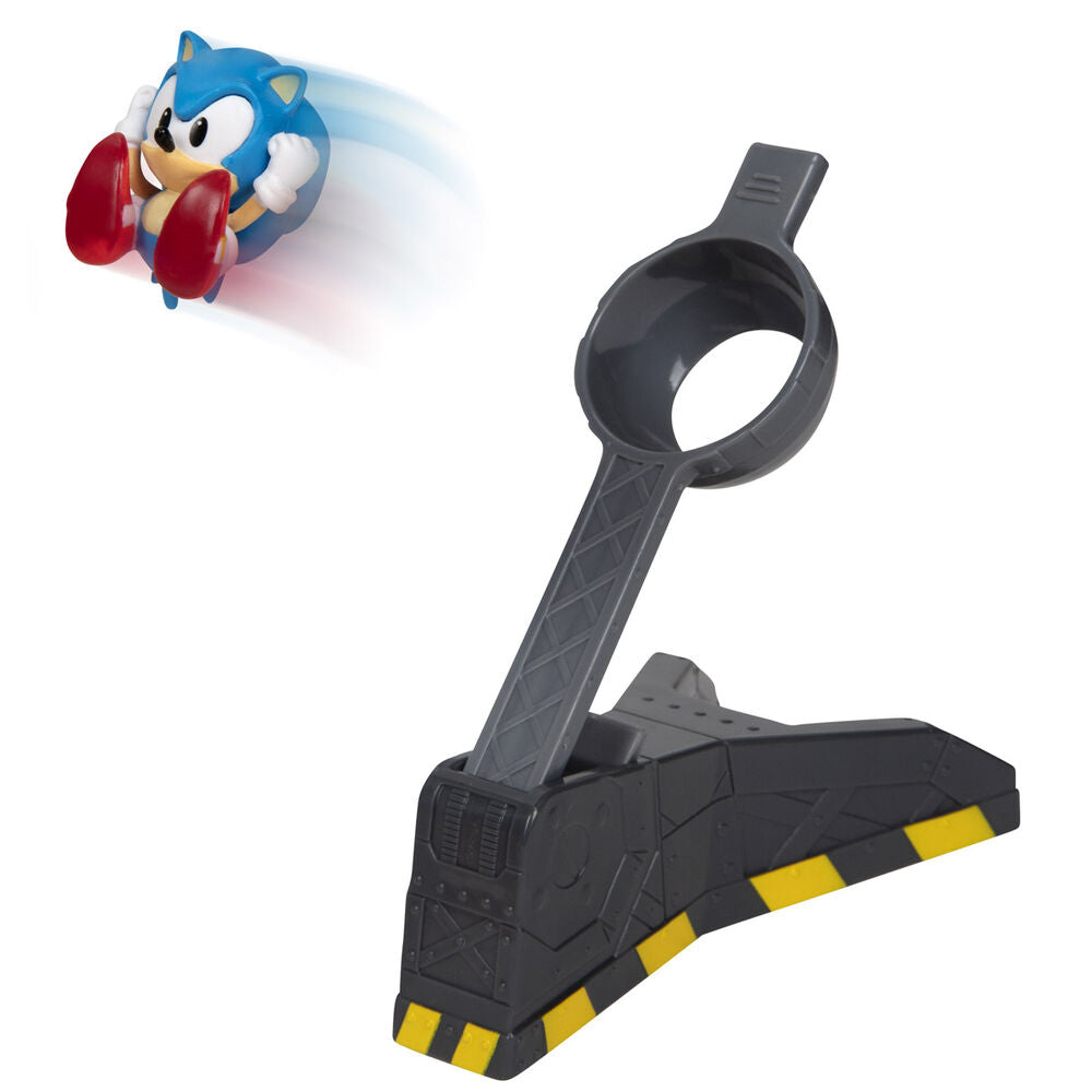 Vue rapprochée des accessoires inclus dans le playset Sonic vs Eggman