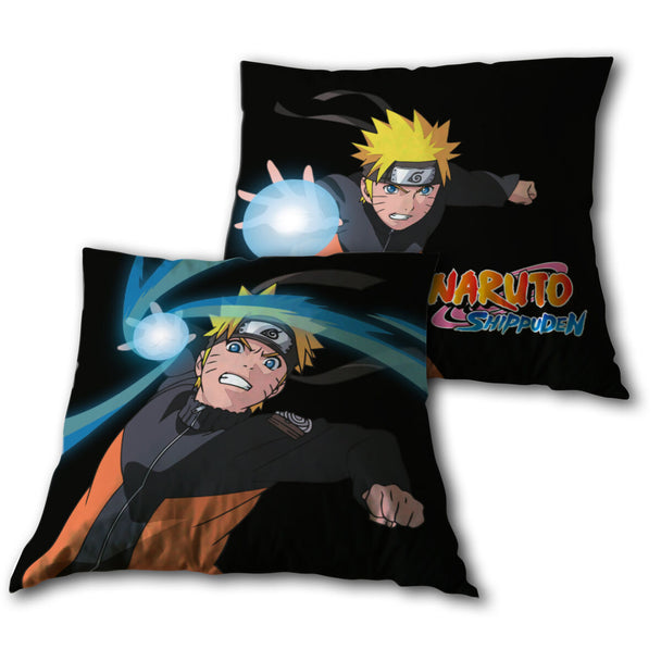 Coussin carré Naruto Shippuden 35x35cm avec illustration officielle PIERROT, parfait pour décoration et confort.