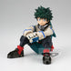 Vue latérale de la figurine Izuku Midoriya Break Time montrant la posture détendue