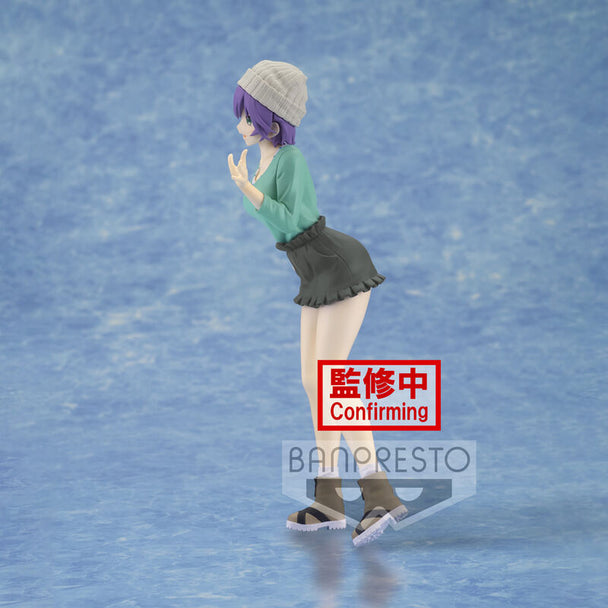 Profil latéral de la figurine Hiro Segawa montrant la posture dynamique et les accessoires