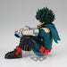 Gros plan sur le visage expressif de la figurine Izuku Midoriya My Hero Academia