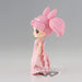 Profil de la figurine Sailor Moon Serenity montrant son costume élégant et ses accessoires