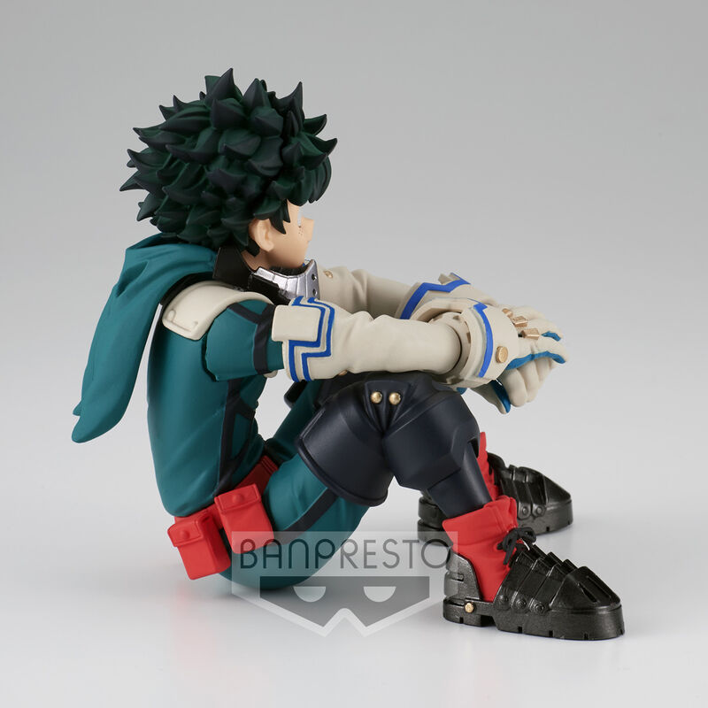 Photo de la figurine Izuku Midoriya 10cm avec éclairage mettant en valeur les couleurs