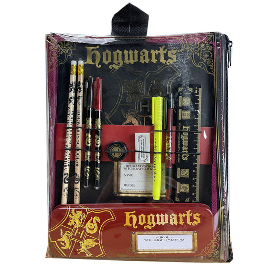 Trousse métallique Harry Potter ouverte montrant crayons, gomme et taille-crayon assortis