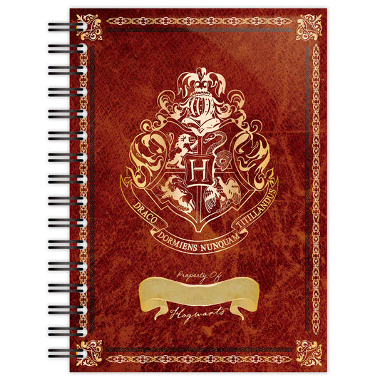 Couverture du cahier A5 Harry Potter Hogwarts avec logo officiel et design bleu élégant, signé Blue Sky Studios