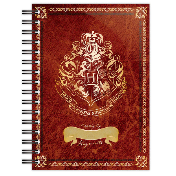 Couverture du cahier A5 Harry Potter Hogwarts avec logo officiel et design bleu élégant, signé Blue Sky Studios