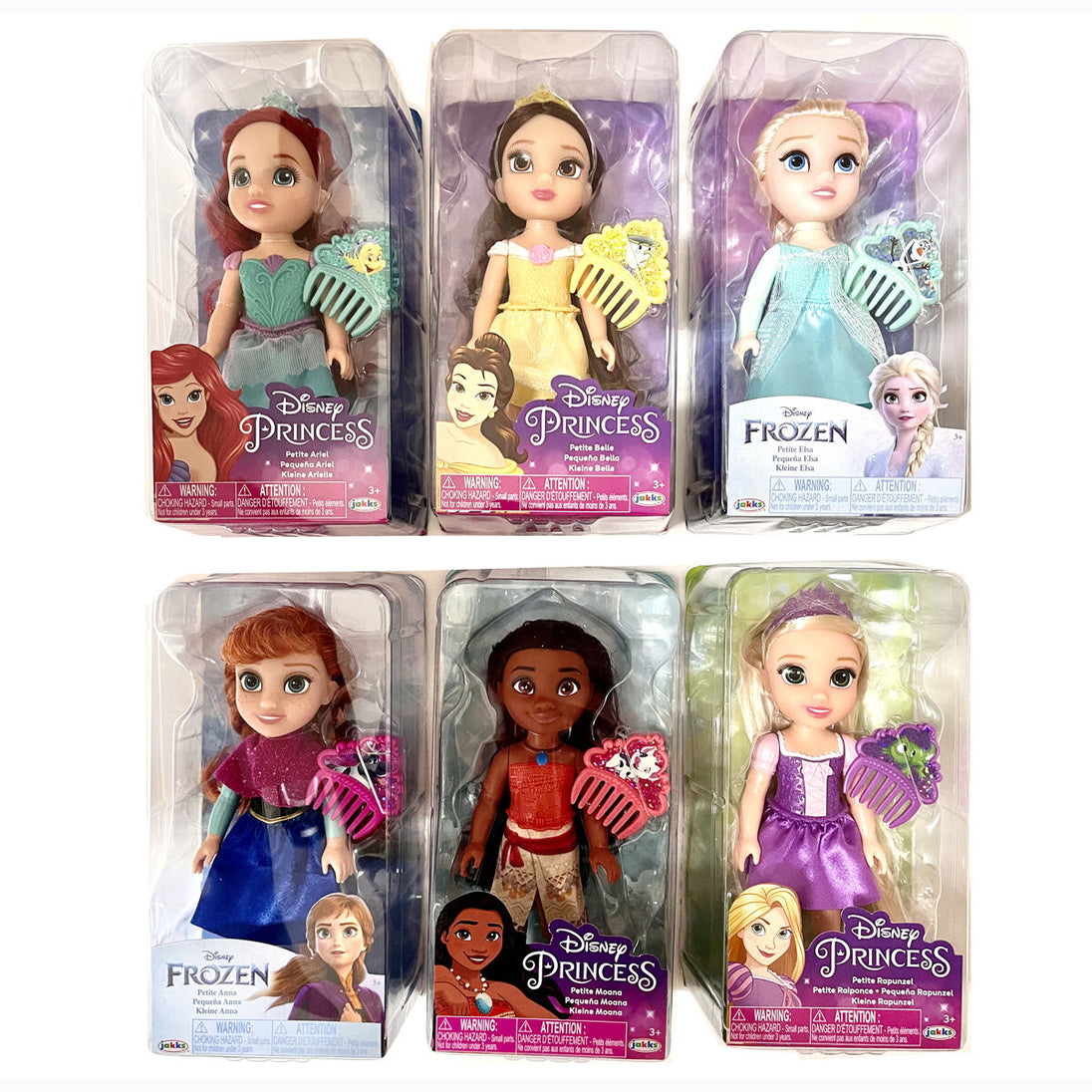 Poupée Disney Princess 15 cm vue de face avec robe colorée et brosse à cheveux