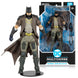 Figurine Batman Dark Detective 18cm en position dynamique avec cape noire détaillée
