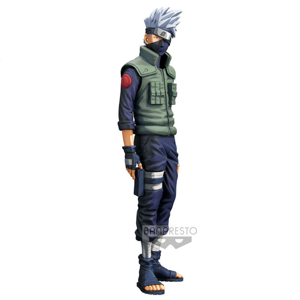 Profil gauche de la figurine Kakashi Shippuden 29cm montrant la posture dynamique et le kunai