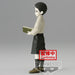Figurine Demon Slayer Muzan Kibutsuji posée sur socle avec éclairage studio