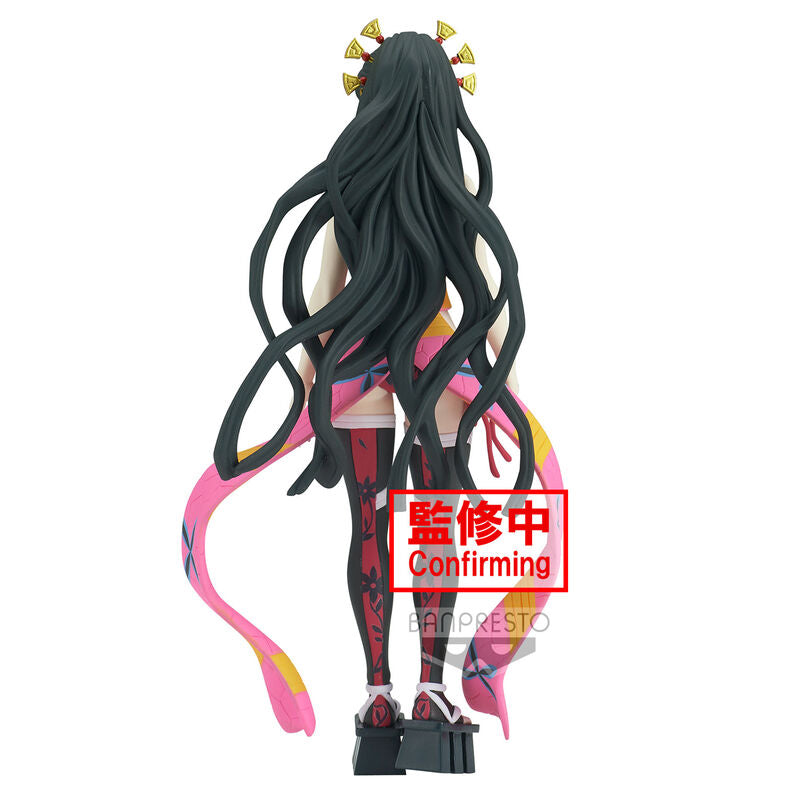 Vue arrière de la figurine Daki Demon Slayer Kimetsu no Yaiba montrant les détails du costume