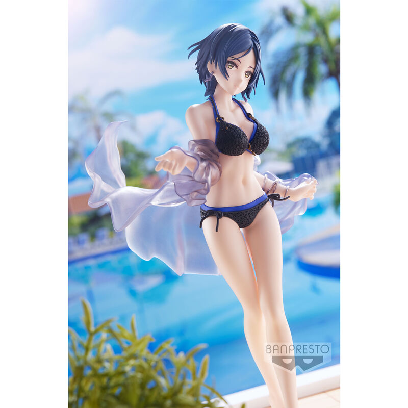 Photo rapprochée des mains et accessoires de la figurine Kanade Hayami 20cm