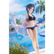 Photo rapprochée des mains et accessoires de la figurine Kanade Hayami 20cm