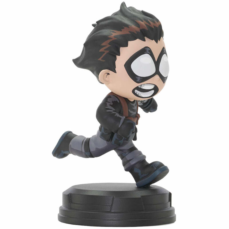 Figurine Winter Soldier 10cm style animé vue de face avec détails précis sur le costume et le visage